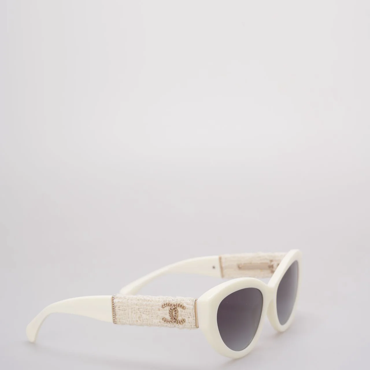 used-Chanel Acetate Tweed Wool CC Chain Sunglasses 5513-A White-MILOURA
