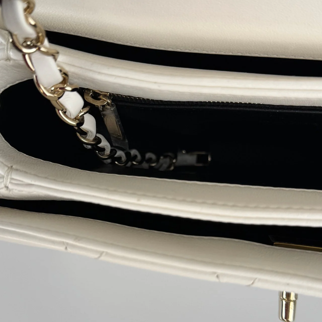 used-Chanel Trendy CC Bag in Lambskin Small White Diamond Quilted with Champagne Gold Hardware-MILOURA