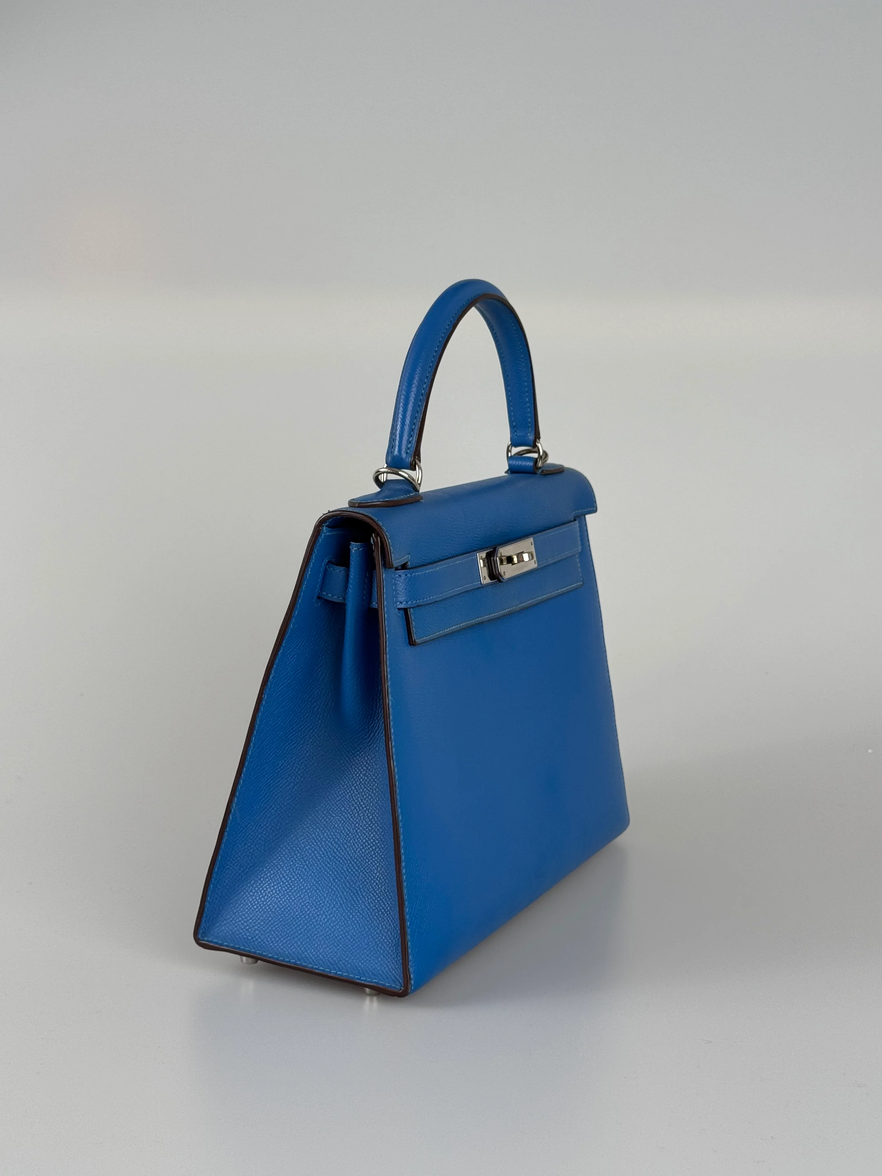 used-Hermes Kelly Sellier Bag 28cm In Blue Epsom Leather With Gold Hardware-MILOURA