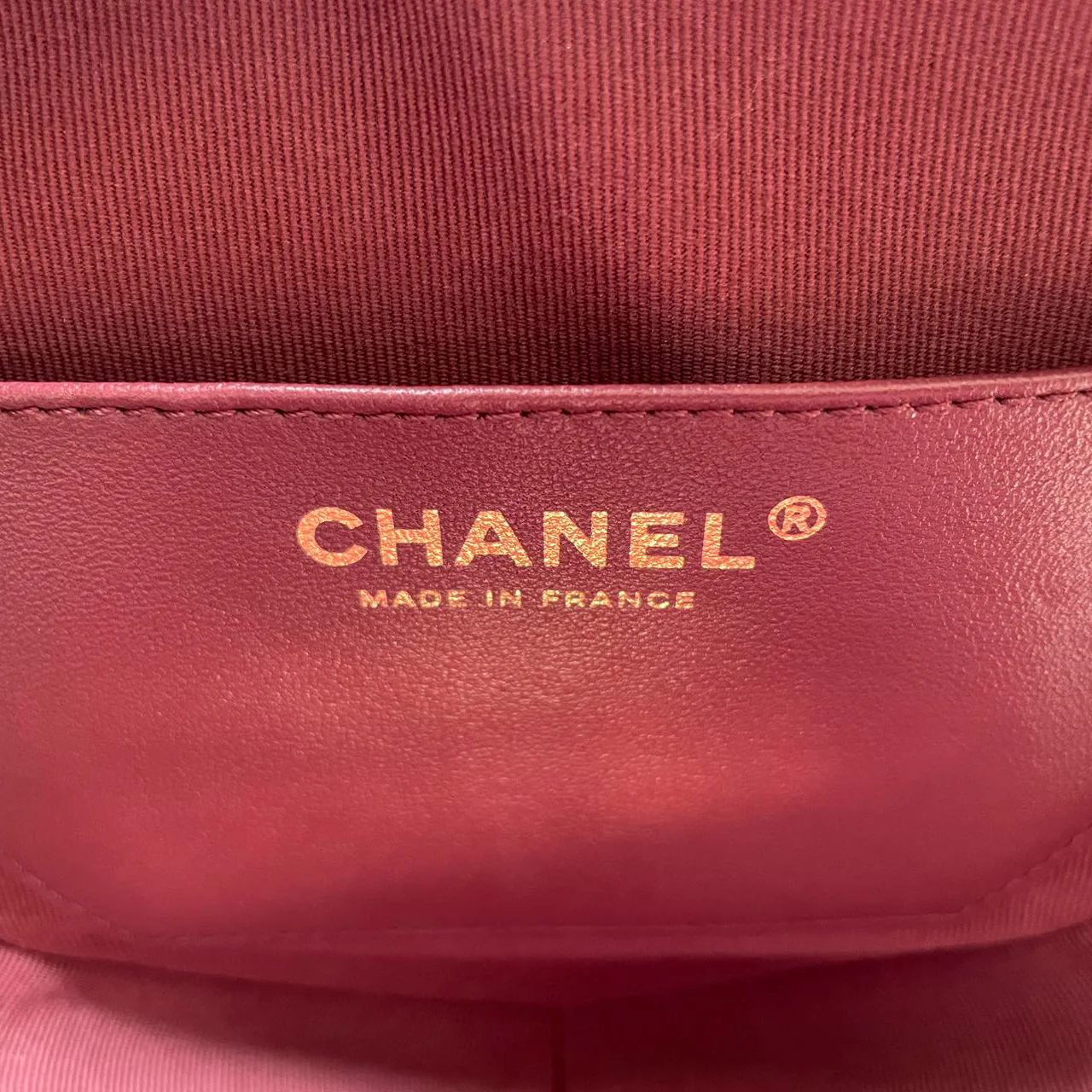 used-Chanel Lambskin Quilted CC In Love big Heart Clutch With Chain in Black-MILOURA