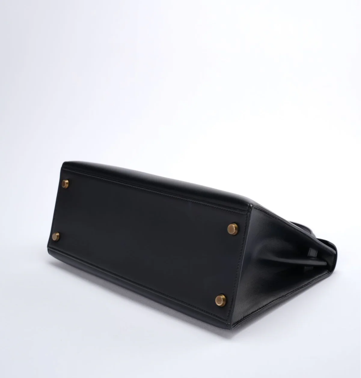 Hermes vintage Kelly 28 black box leather   Corner