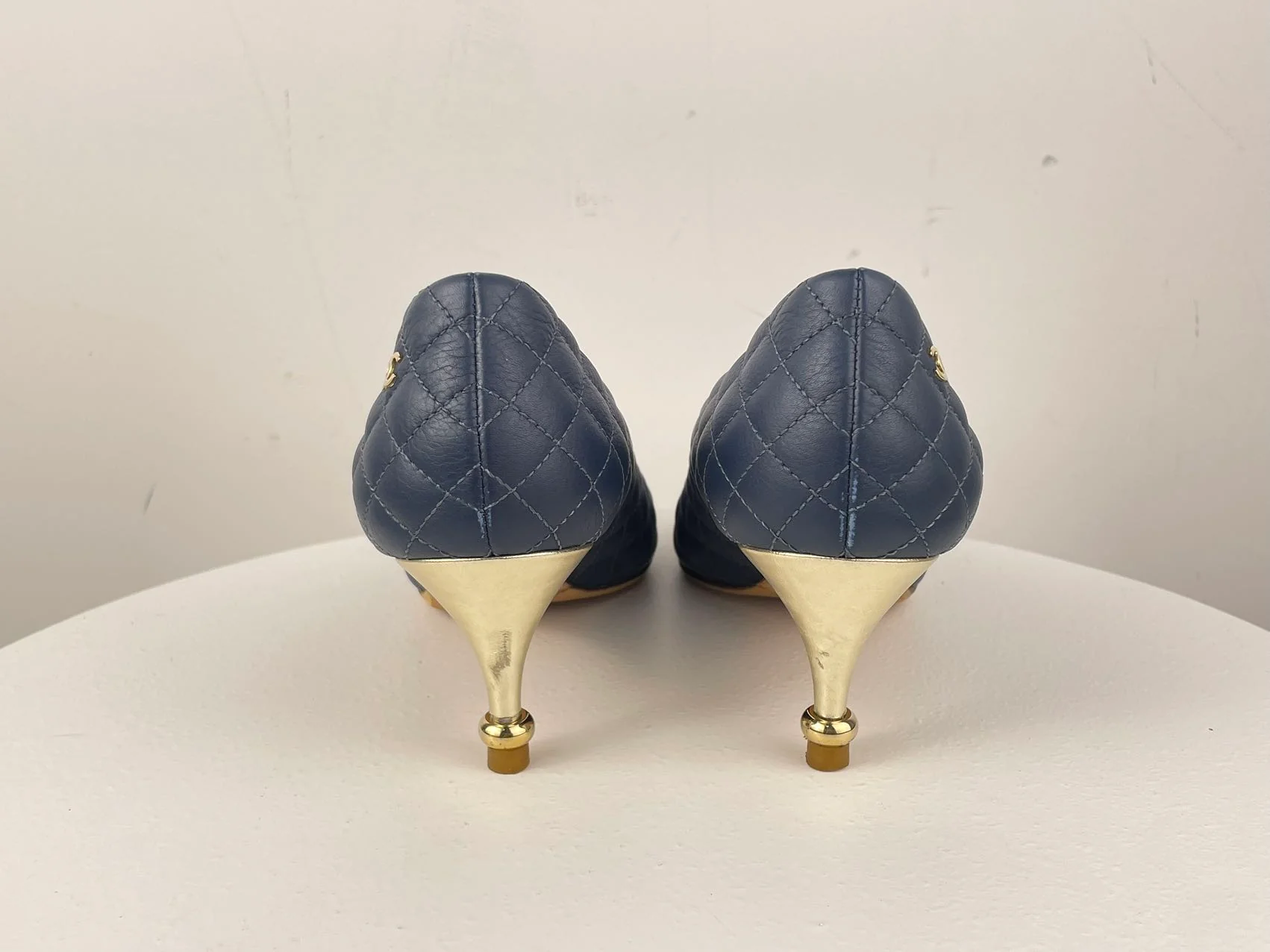 used-Chanel navy blackCalfskin Quilted Cap Toe Camellia Pumps 37.5 with Cc logo-MILOURA