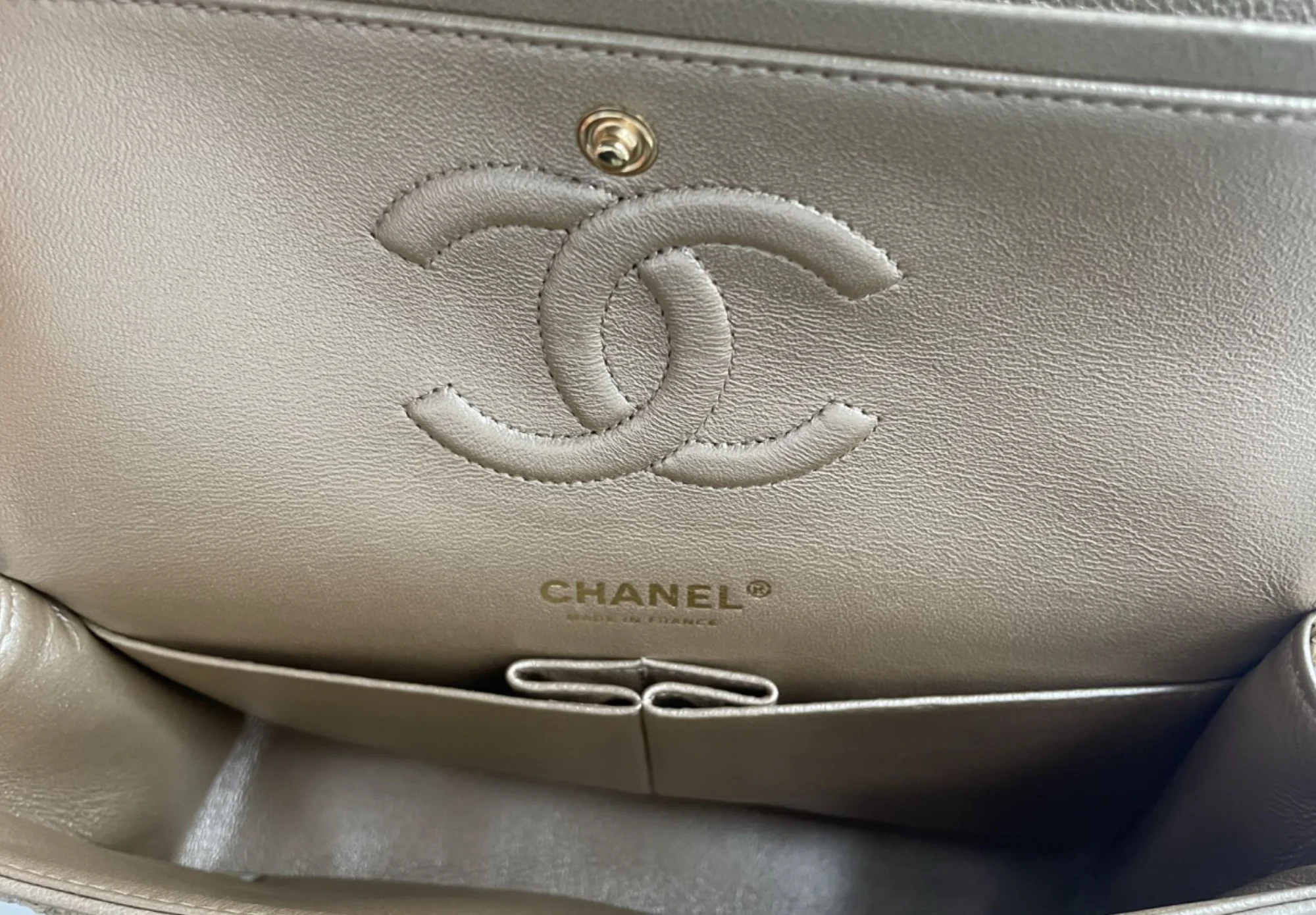 used-Chanel rare Raffia Medium Classic-MILOURA