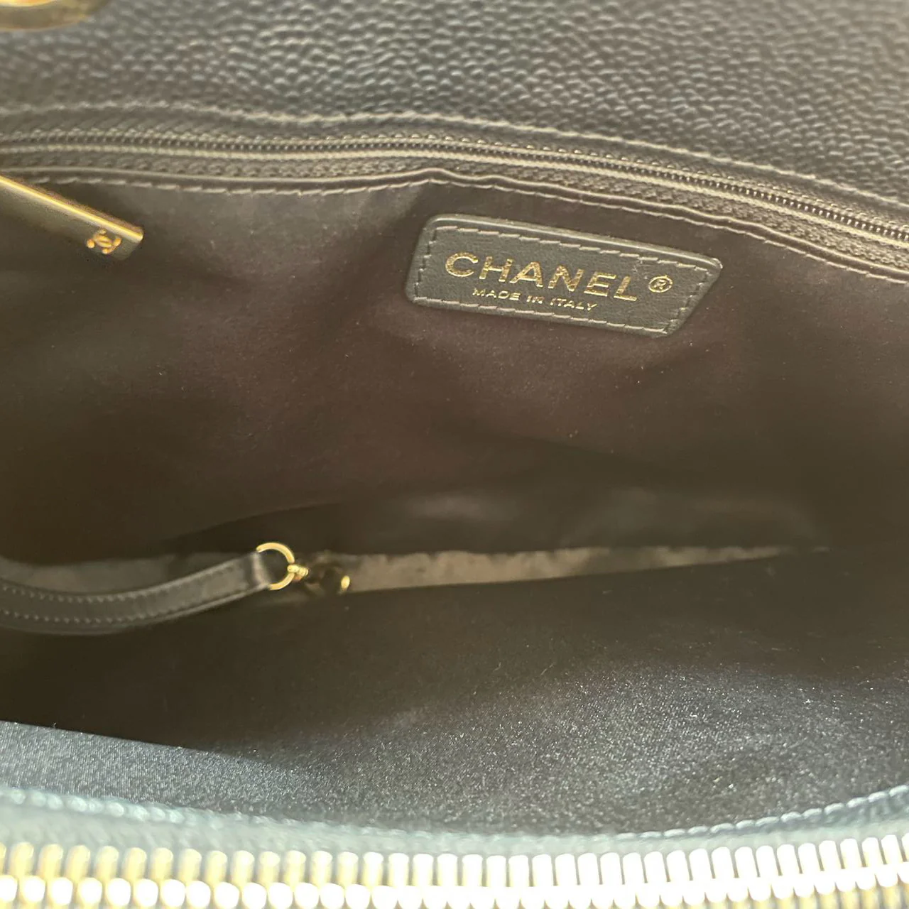 used-Chanel gst Grand Shopping Tote Black Bag in Cavier Leather with Gold Hardware from 2014-MILOURA
