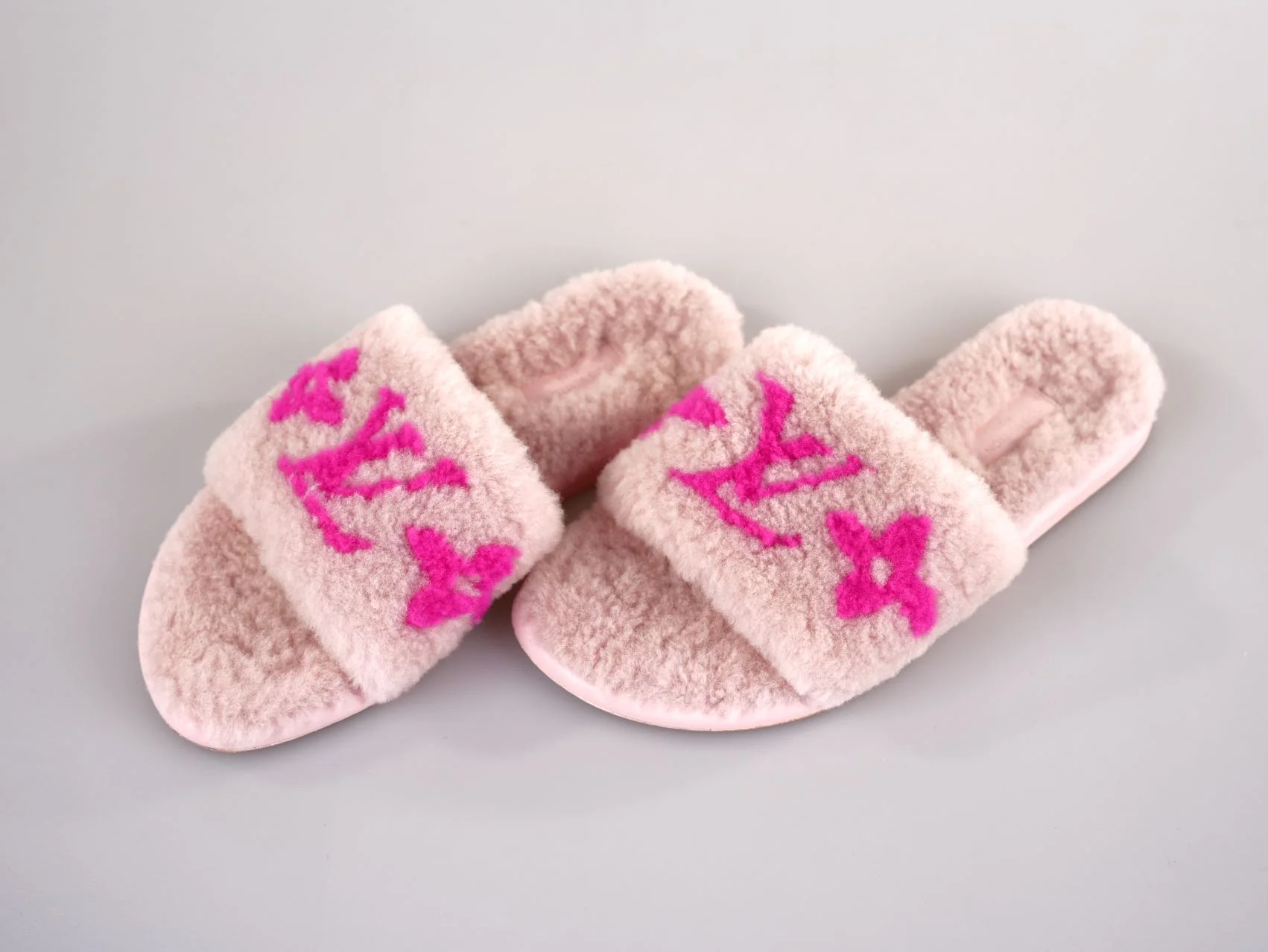 used-Louis Vuitton Shearling Magnetic Flat Mule 38 Rose Clair-MILOURA