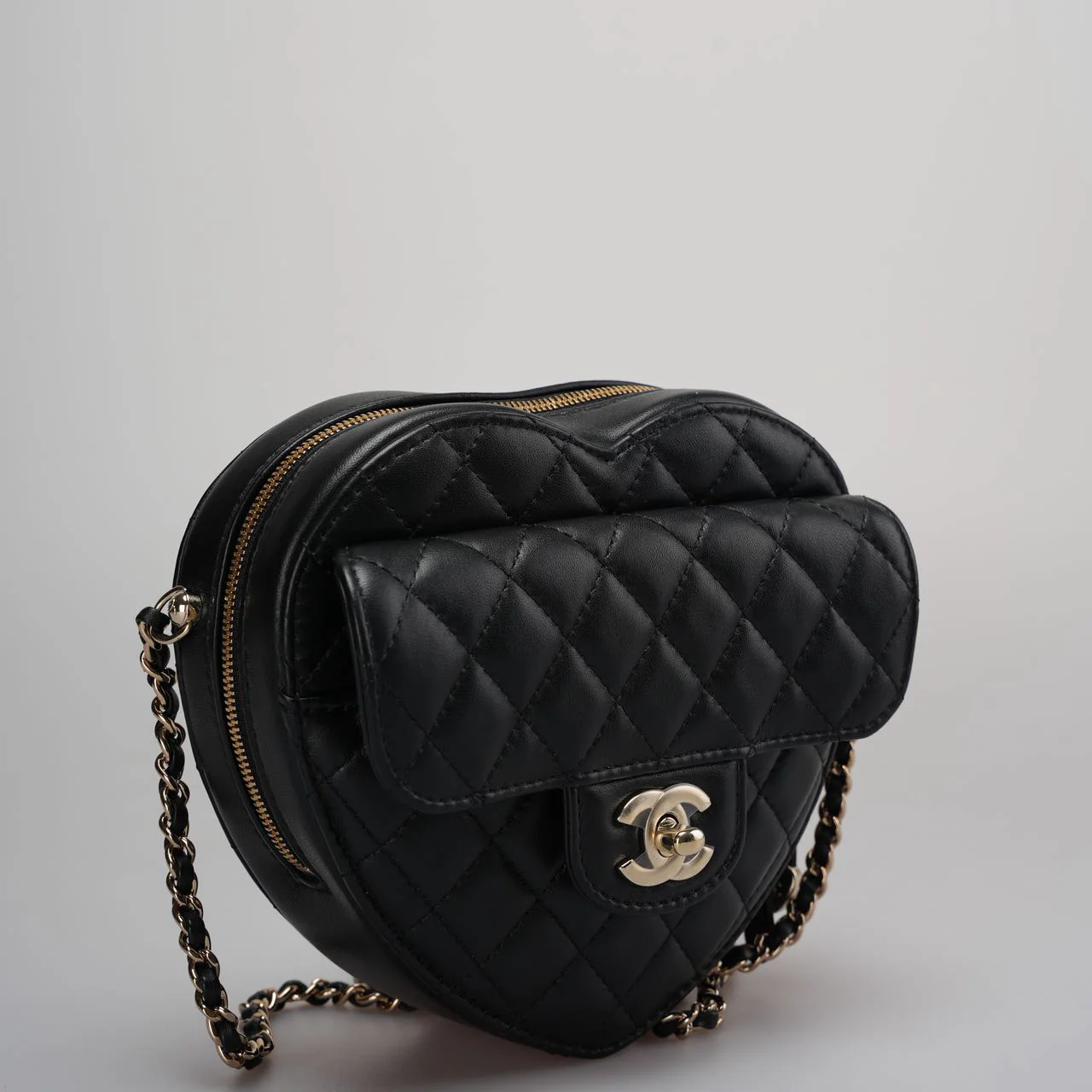 used-Chanel large heart Bag in black Quilted Lambskin cc in love with gold hardware-MILOURA