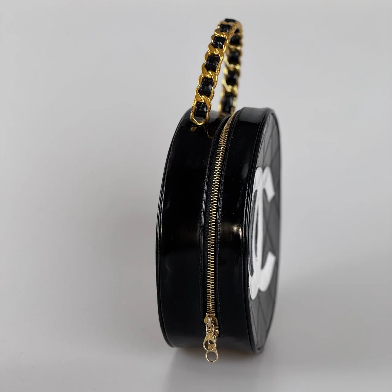 used-CHANEL 1995 BLACK ROUND VANITY CASE-MILOURA