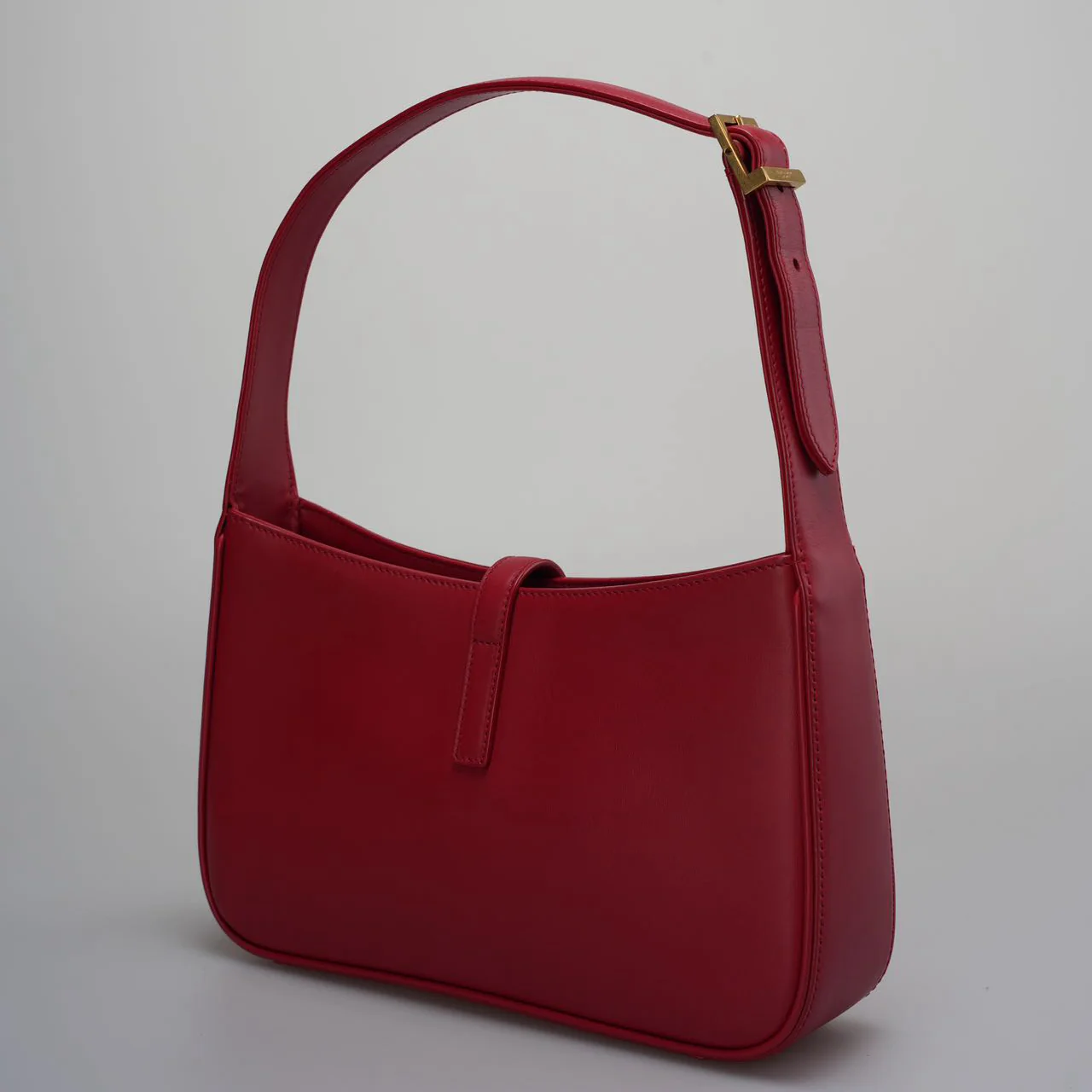 used-Saint Laurent Le 5 À 7 Logo Plaque Hobo Bag-MILOURA