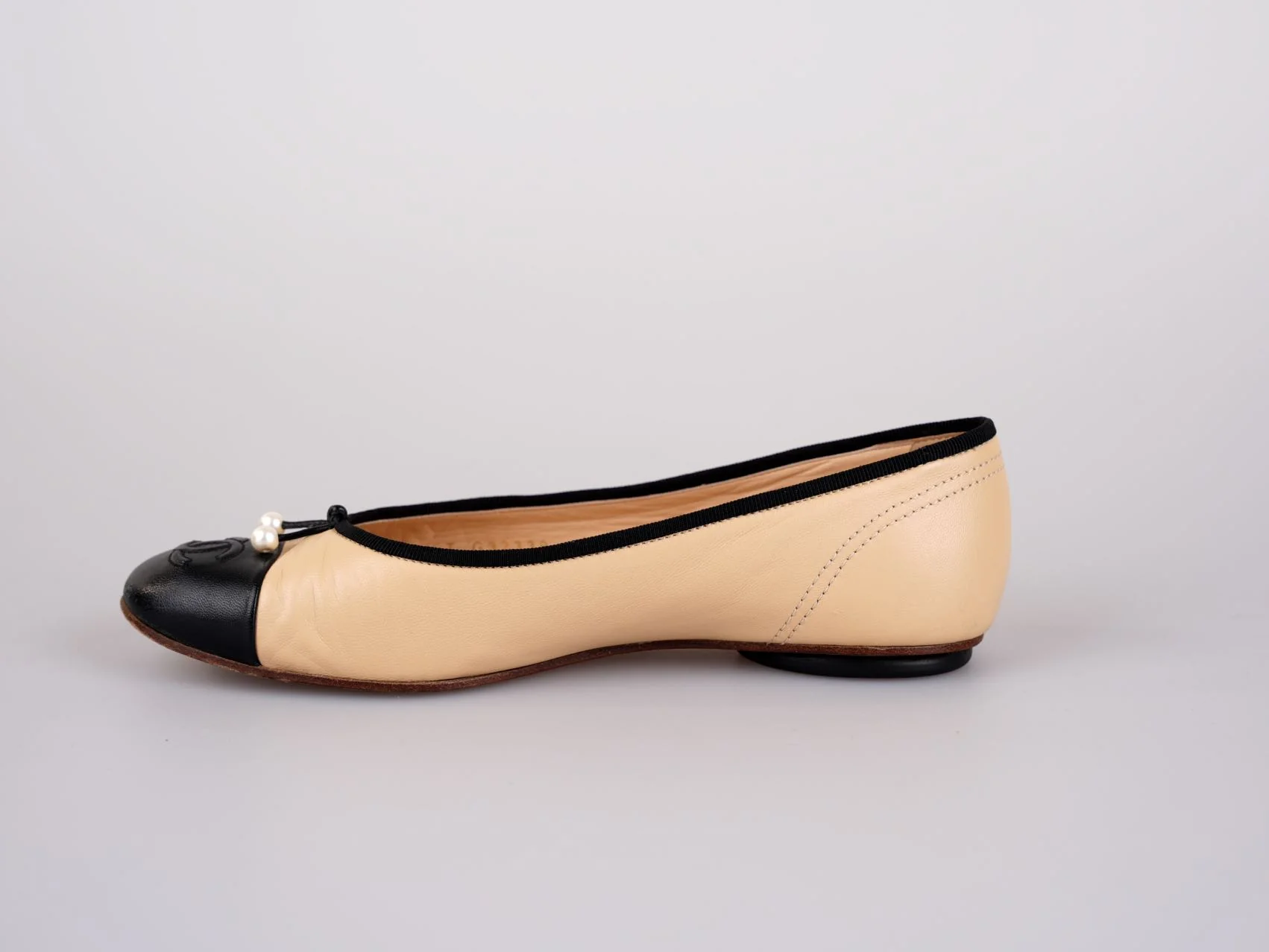 used-Chanel CC Lambskin Cap Toe Ballerinas with Pearls Beige/Black 38C-MILOURA