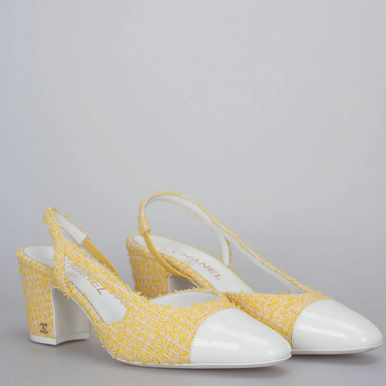 used-Chanel tweed slingback 39 light yellow pumps with CC logo-MILOURA