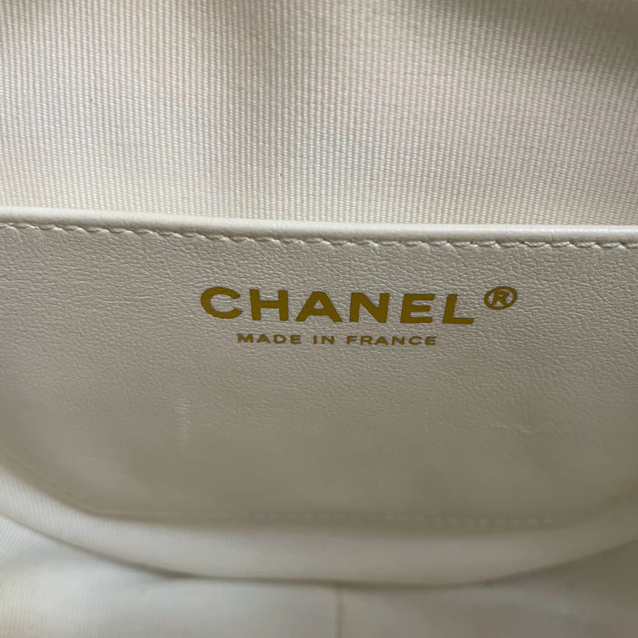 used-Chanel Big Heart Bag Lambskin Quilted CC In Love Clutch With Chain in White-MILOURA