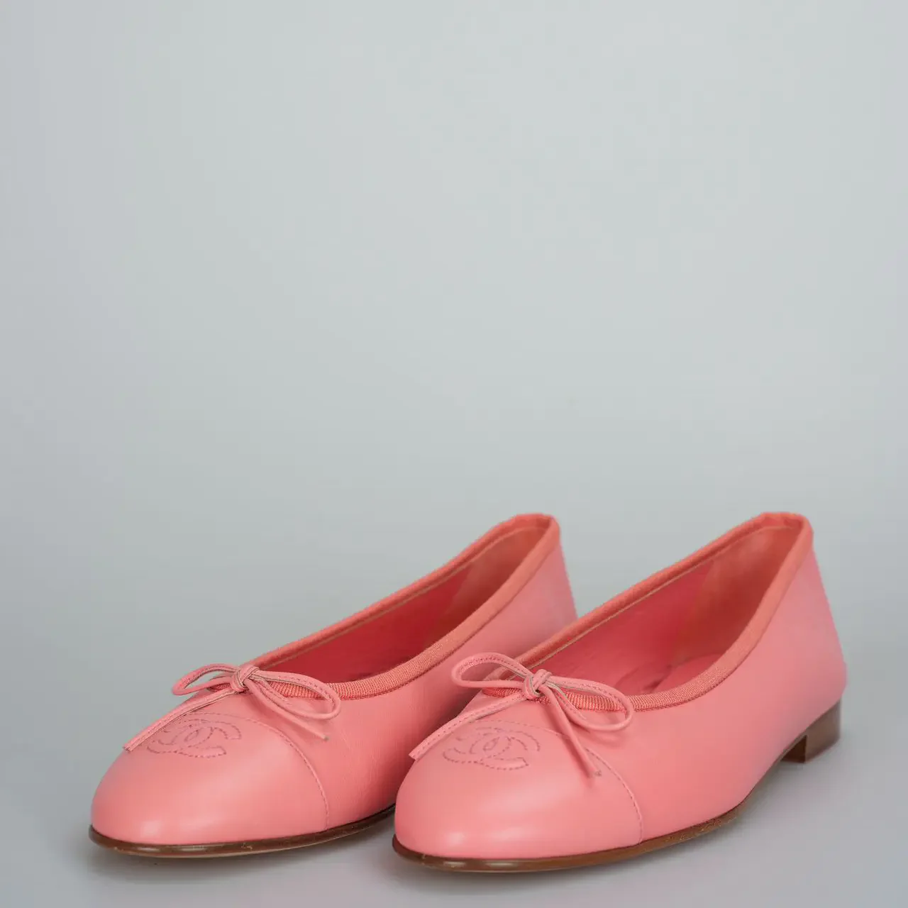 used-Chanel Ballerina Flats Pink Lambskin Cap Toe CC Size 40-MILOURA