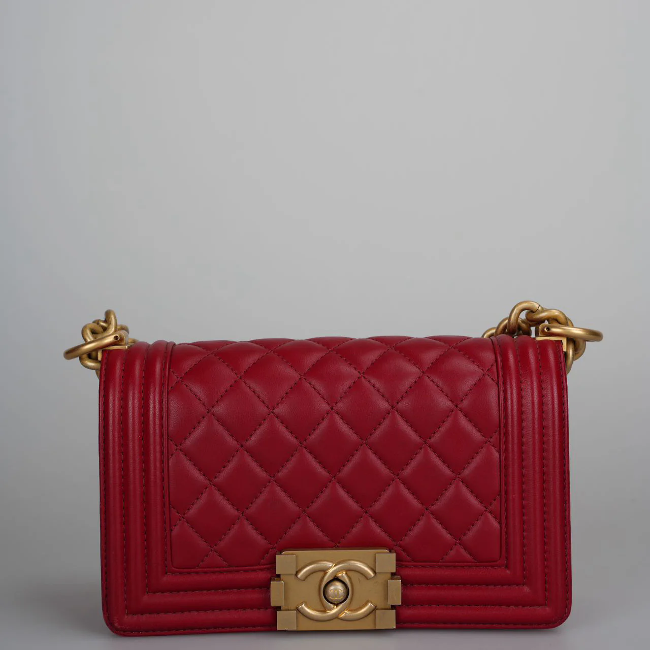 used-Chanel Quilted red Small Le Boy bag in Lambskin with Gold Hardware-MILOURA