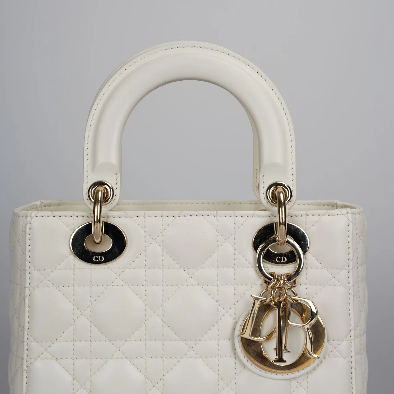 used-Christian Dior Small Lady Dior Bag in White Cannage Lambskin Leather with Gold Hardware-MILOURA