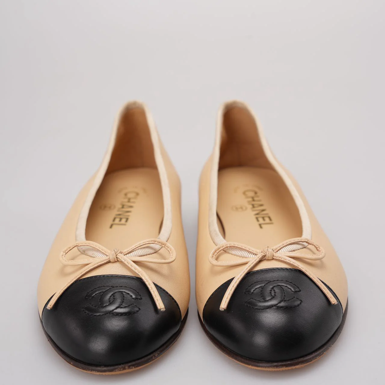 Chanel Classic Ballerina Flats In Lambleather black beige color size 37
