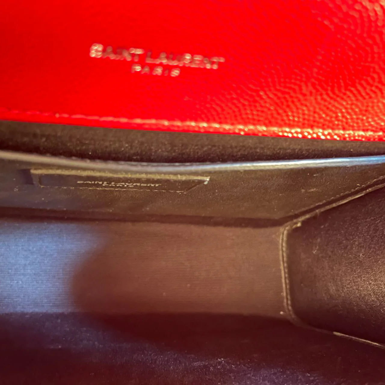 used-Saint Laurent Red Grain De Poudre Medium Envelope Shoulder Bag-MILOURA