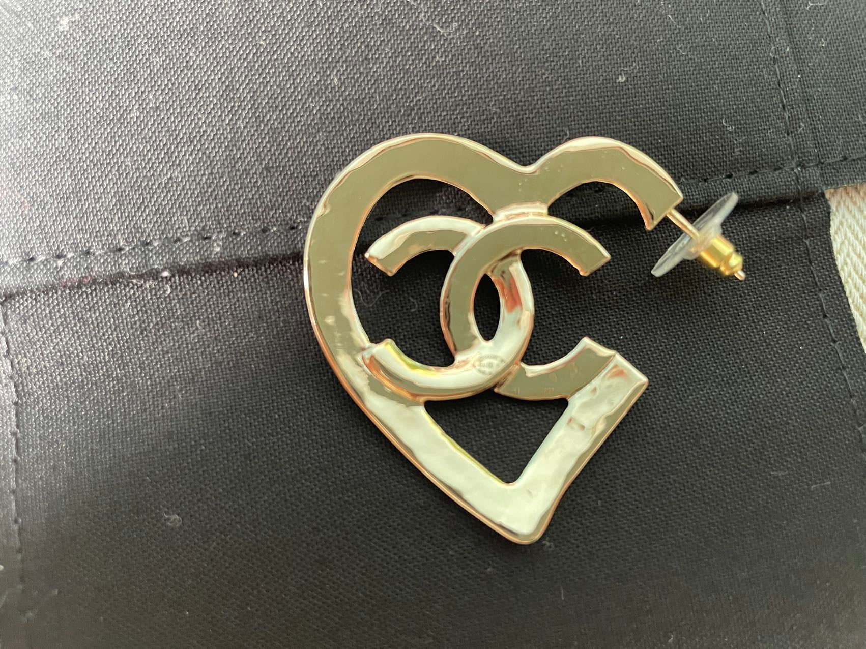 used-Chanel heart hoop earrings-MILOURA