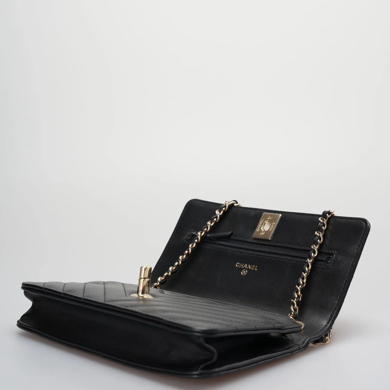 used-Chanel Lambskin Chevron Quilted Trendy CC Wallet On Chain WOC in Black-MILOURA