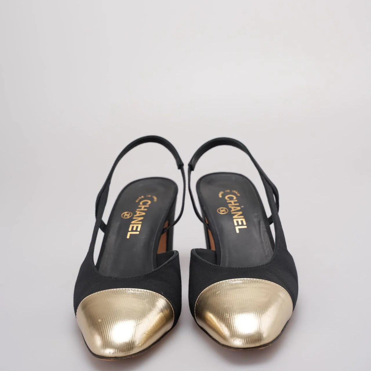 Chanel Black / Gold Escarpins Slingback Chanel Velours Noir Size 40.5