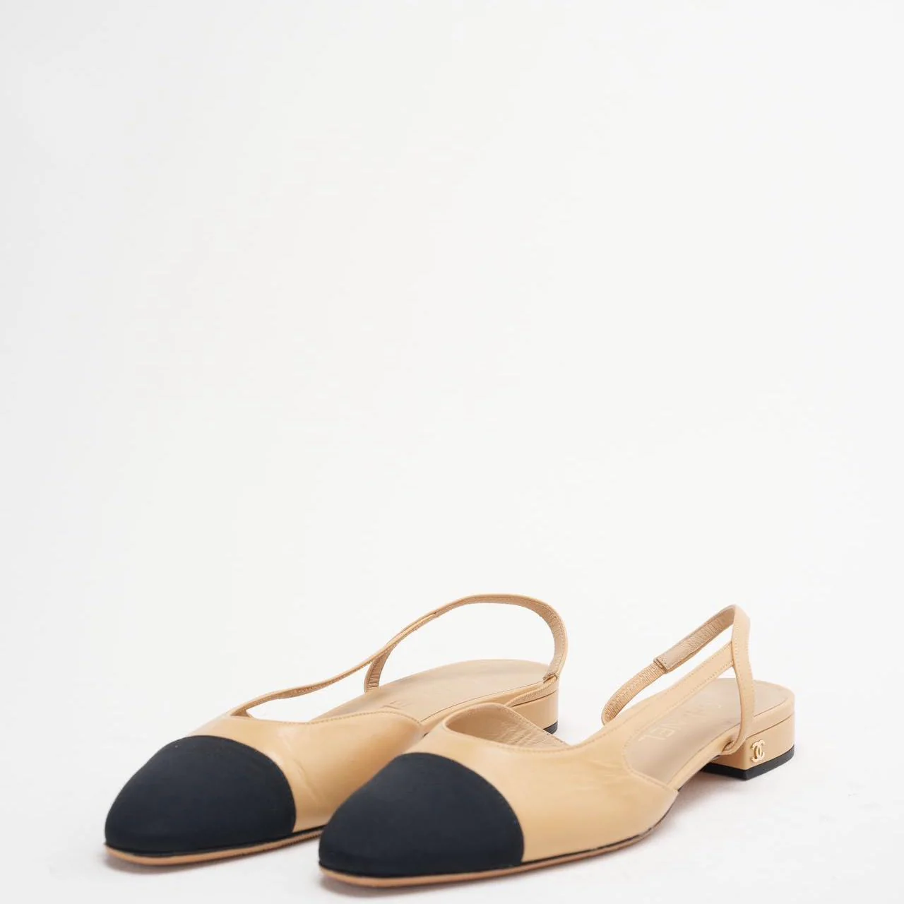 Chanel Beige / Black Slingback Flat Sandals Leather and Canvas Size 38