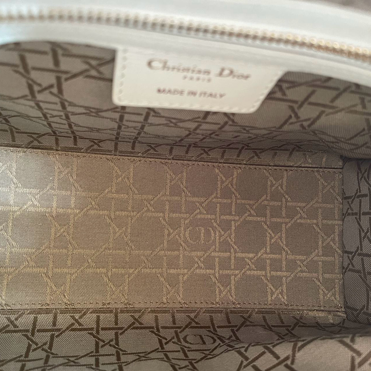 used-Christian Dior White Lady Dior Medium Bag-MILOURA