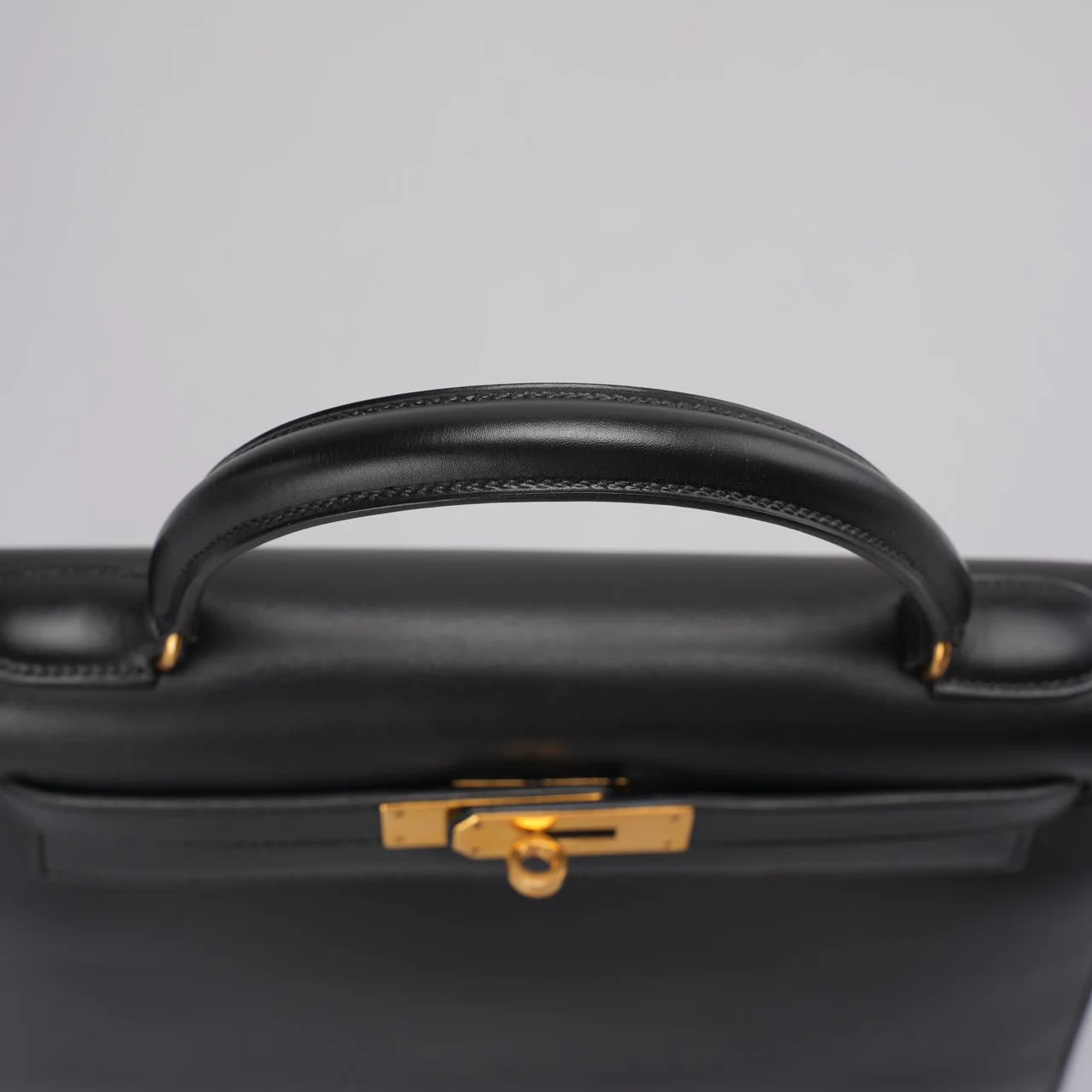 Hermes vintage Kelly 28 black box leather   Handle