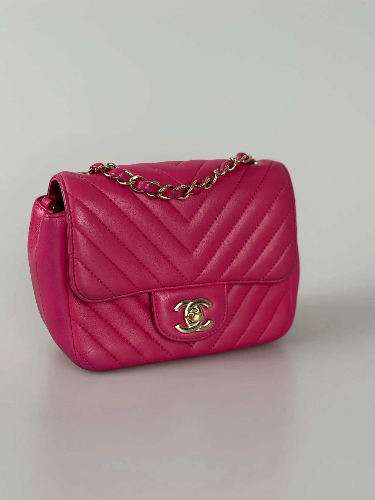 used-Chanel Pre-Owned mini Square Classic Chevron Flap Bag-MILOURA