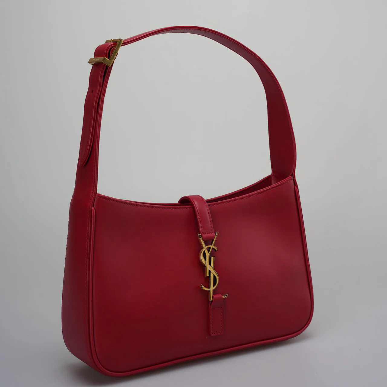 used-Saint Laurent Le 5 À 7 Logo Plaque Hobo Bag-MILOURA