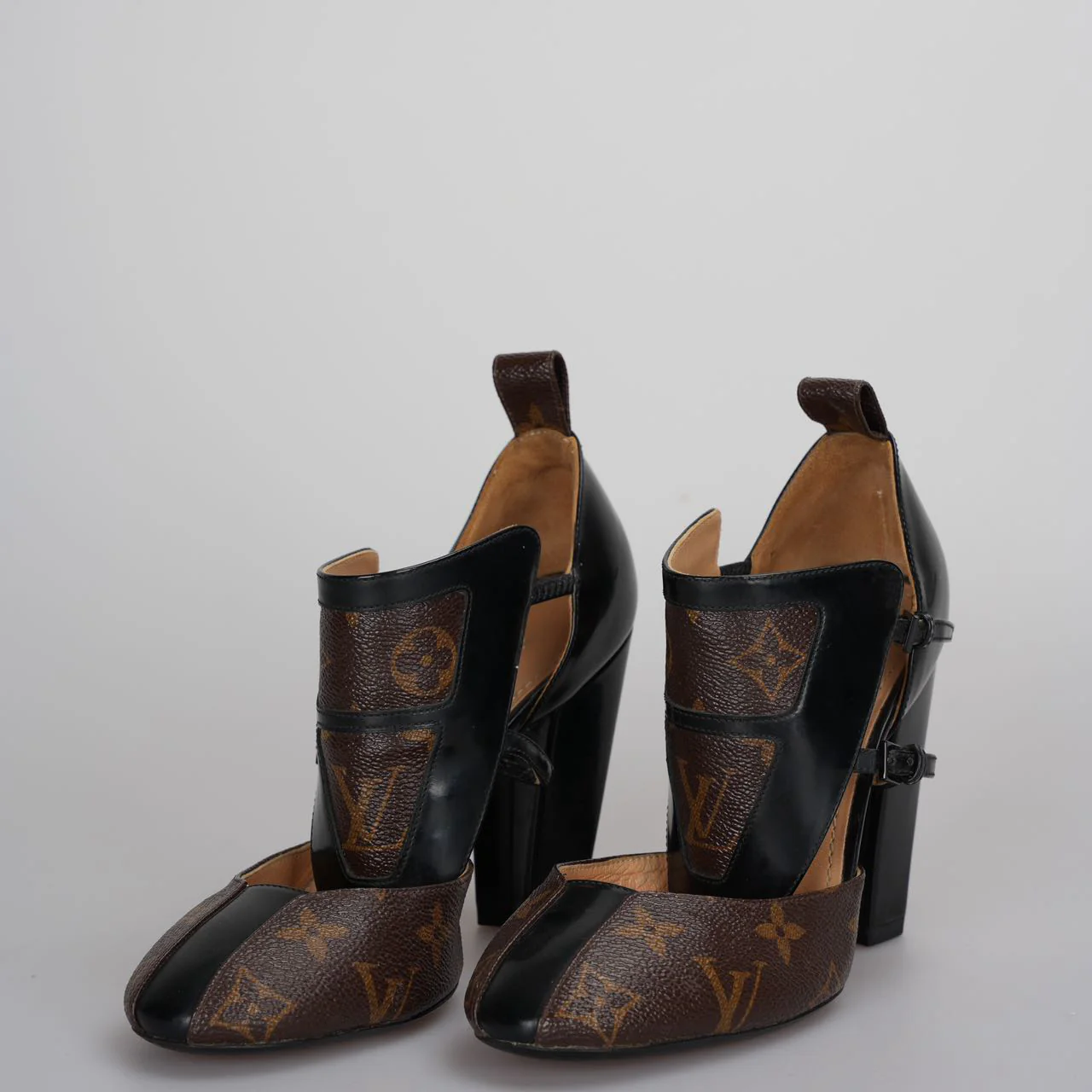 used-Louis Vuitton classic leather Monogram Headline Pumps 35 black-MILOURA