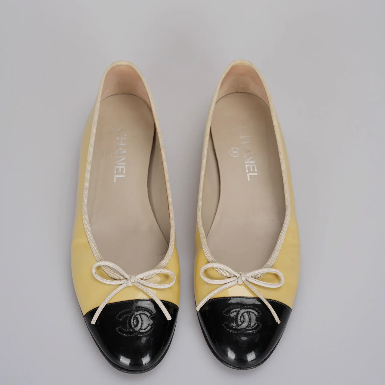 used-Chanel Beige/Black Patent Leather CC Ballet Flats Size 40-MILOURA