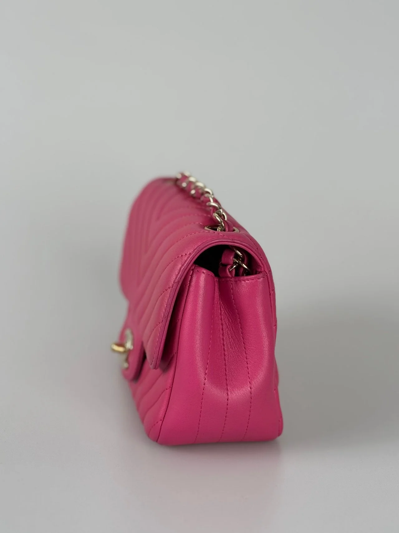 used-Chanel Pre-Owned mini Square Classic Chevron Flap Bag-MILOURA