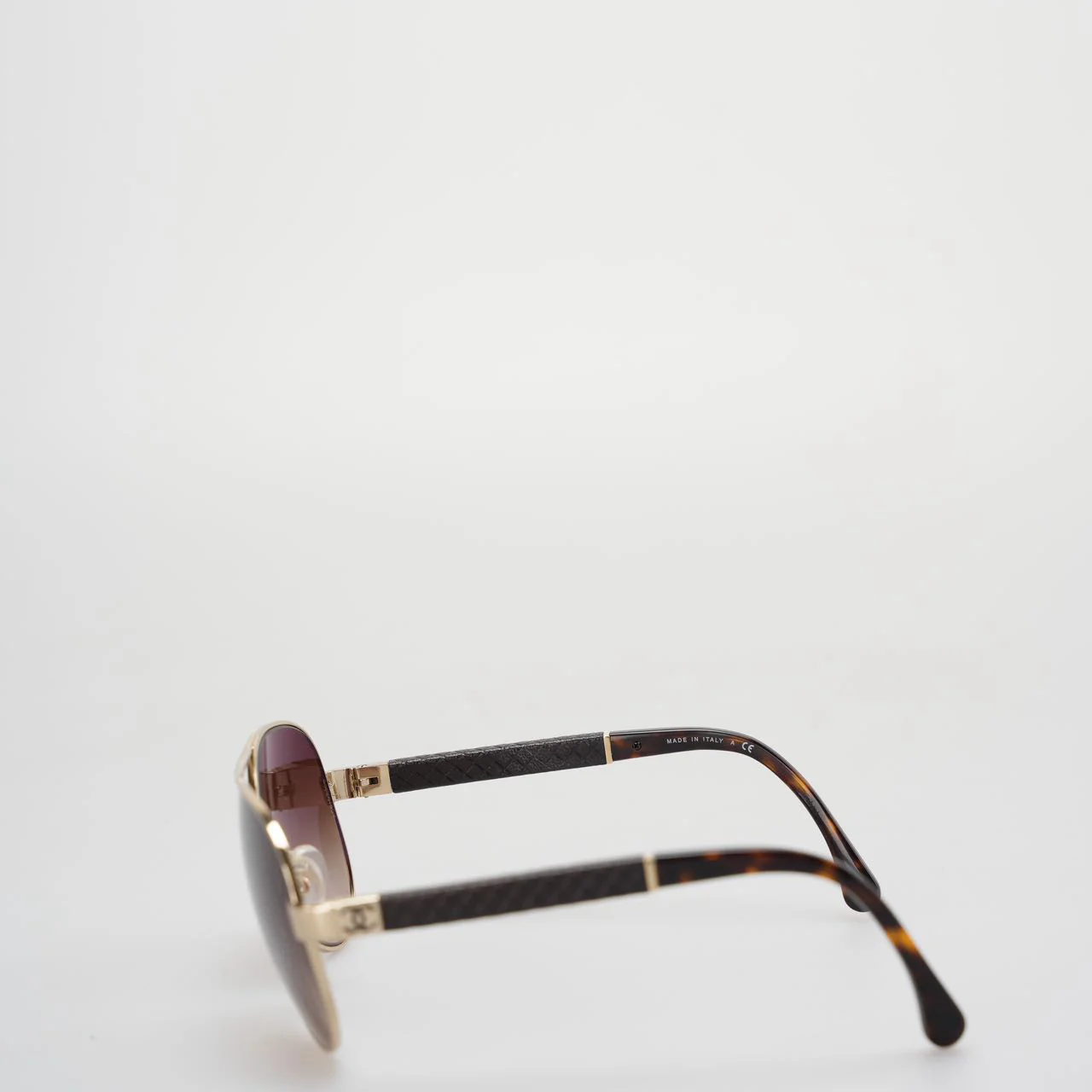 used-Chanel CC Aviator Sunglasses 4195-Q in Brown and Gold-MILOURA