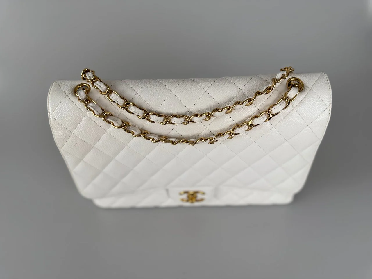 used-Chanel timeless flap Bag Caviar Leather Maxi size in white-MILOURA