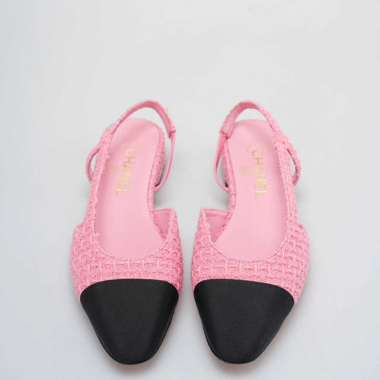 used-Chanel Tweed Grosgrain Cap Toe CC Slingback Pumps size 37.5 in Pink and Black-MILOURA