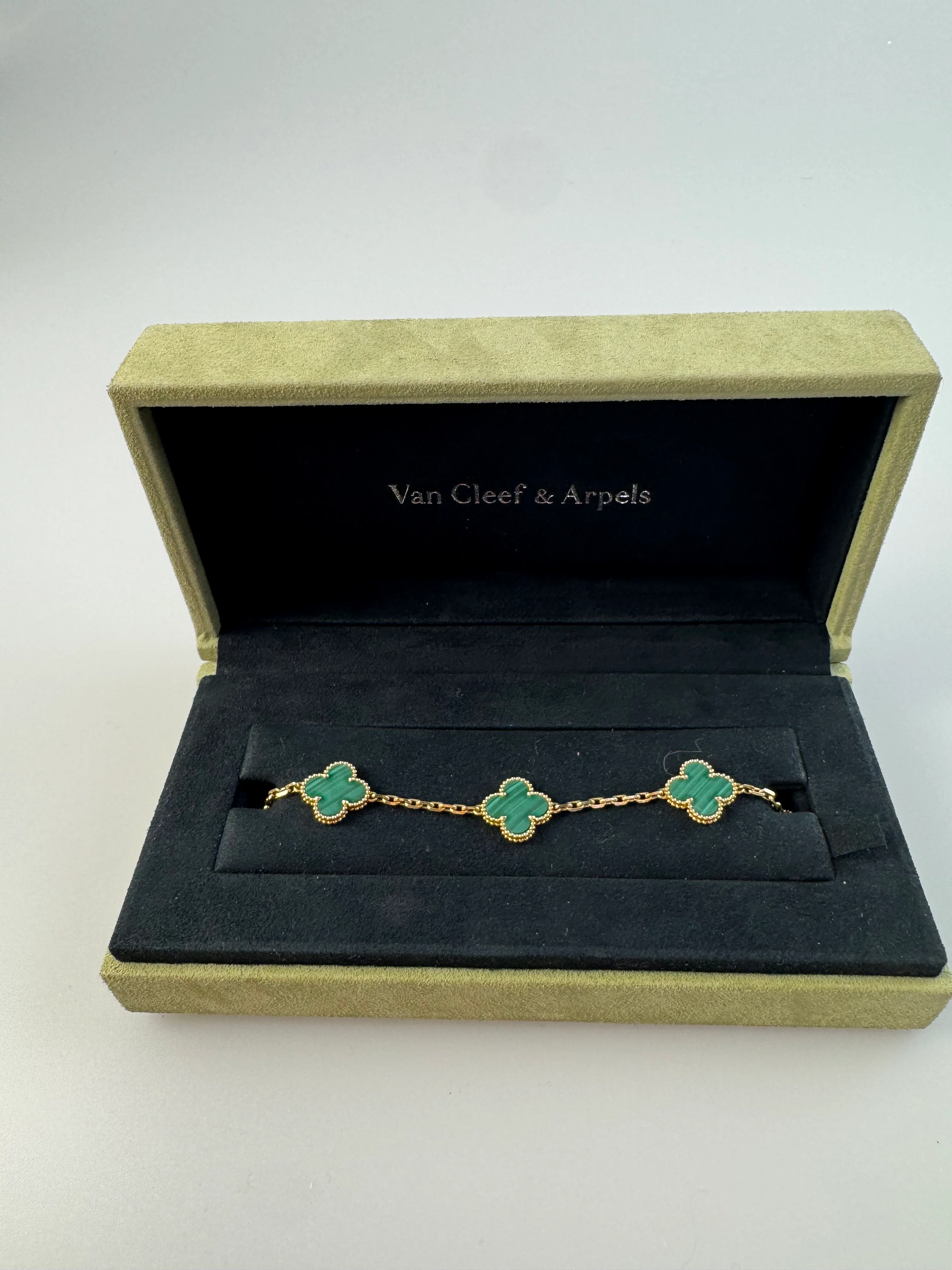 used-Van Cleef & Arpels Vintage Alhambra Malachite Yellow Gold 5 Motif Bracelet-MILOURA