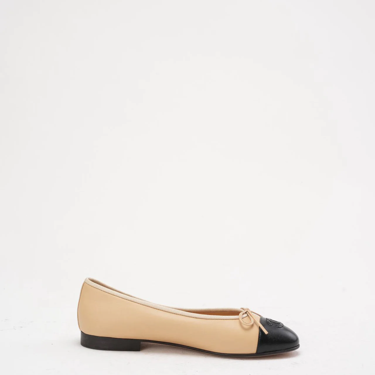 Chanel Beige/Black CC Cap Toe Ballet Flats Size 38C