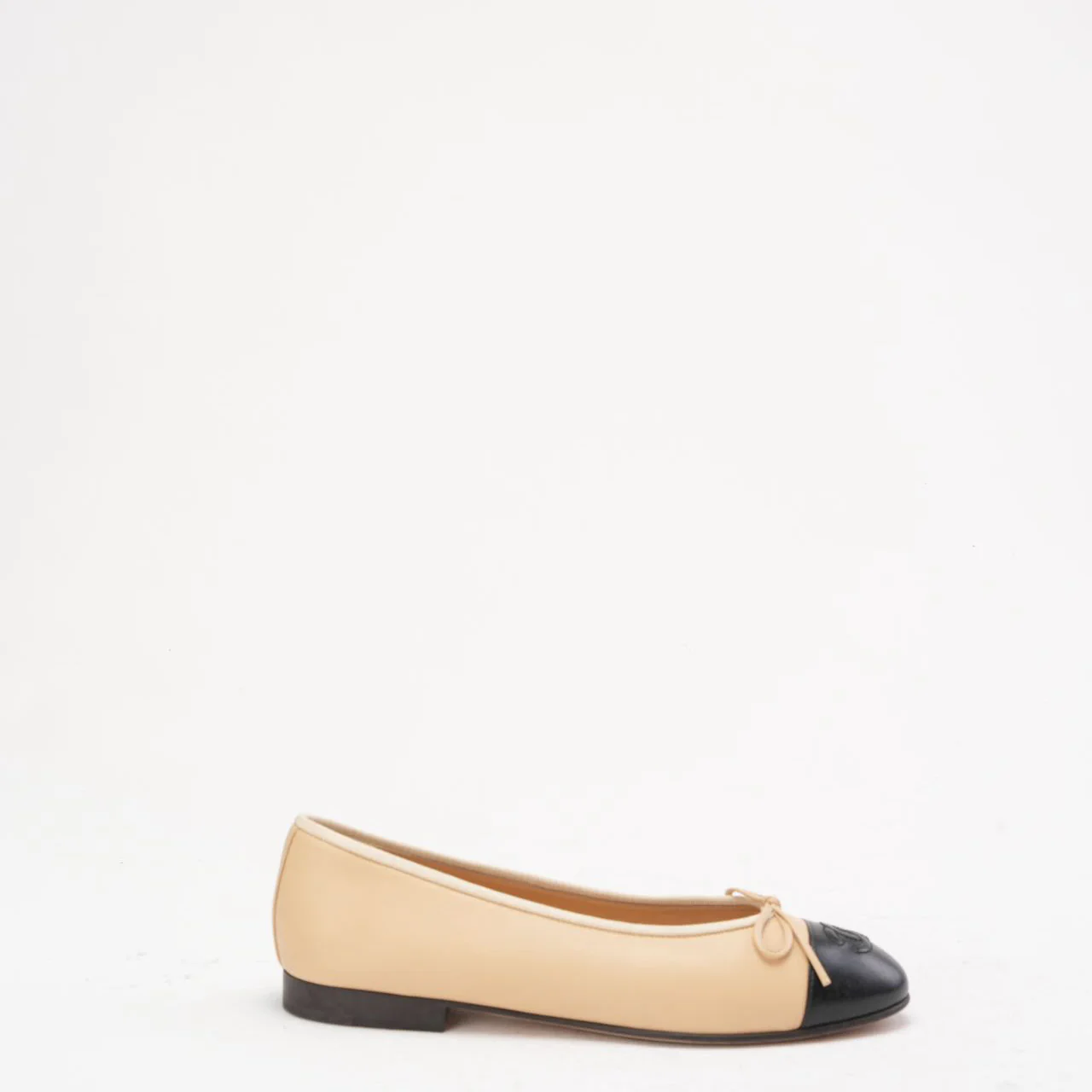 Chanel Beige/Black CC Cap Toe Ballet Flats Size 38C