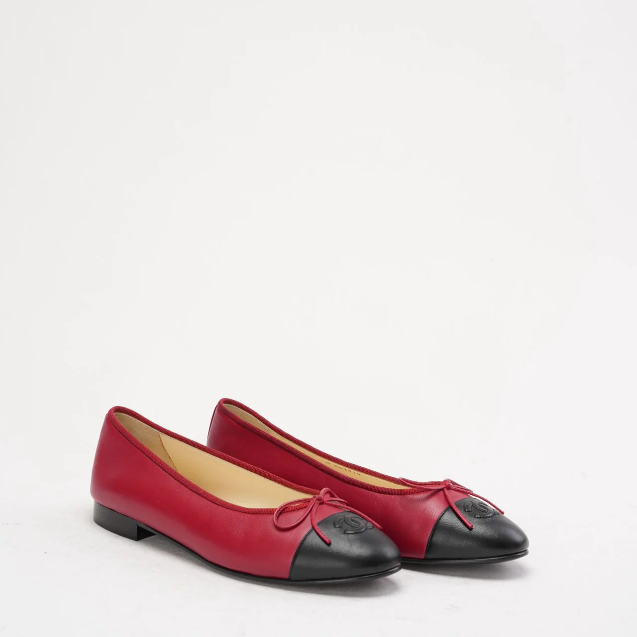 Chanel Red / Black Leather CC Cap Toe Ballet Flats Size 38.5