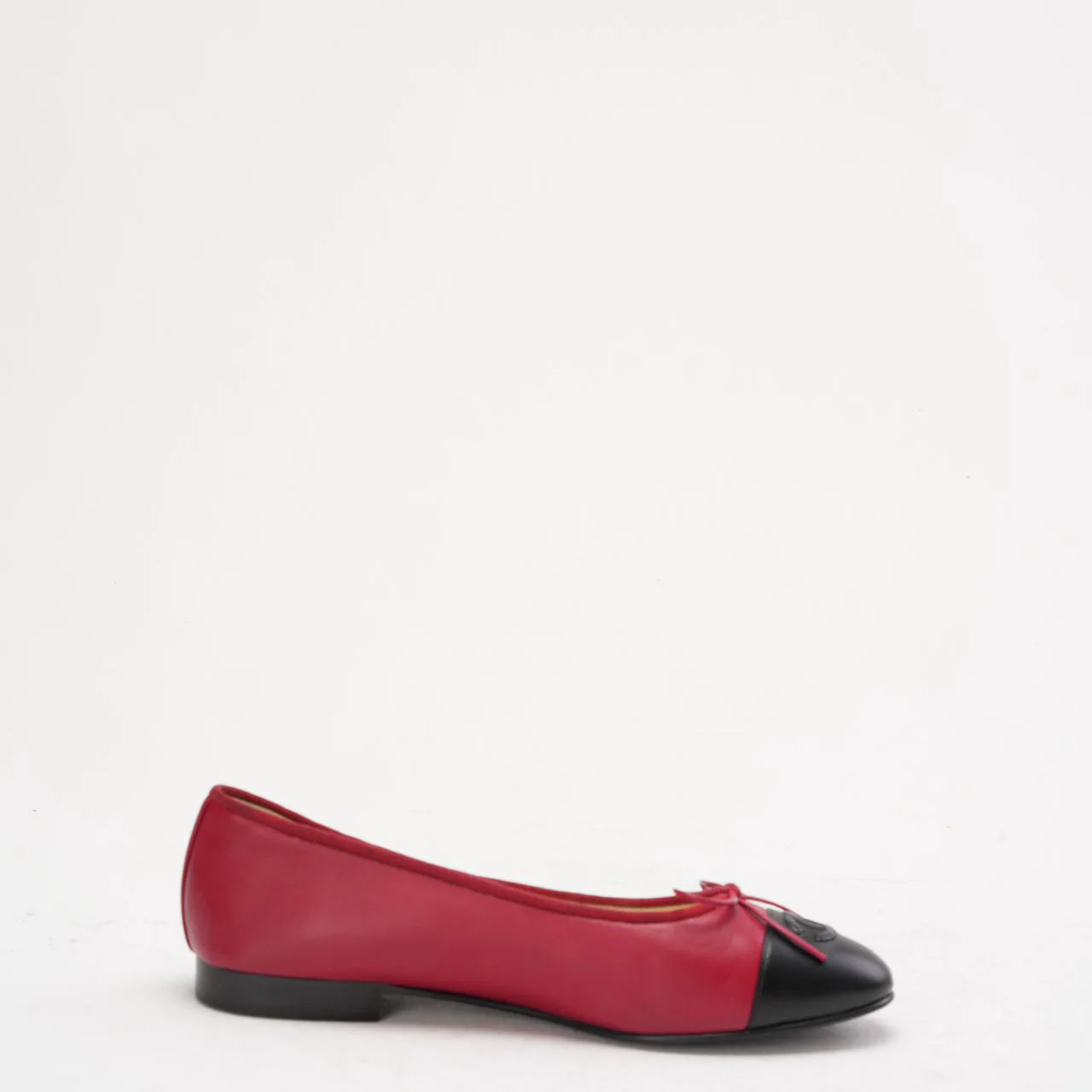 Chanel Red / Black Leather CC Cap Toe Ballet Flats Size 38.5
