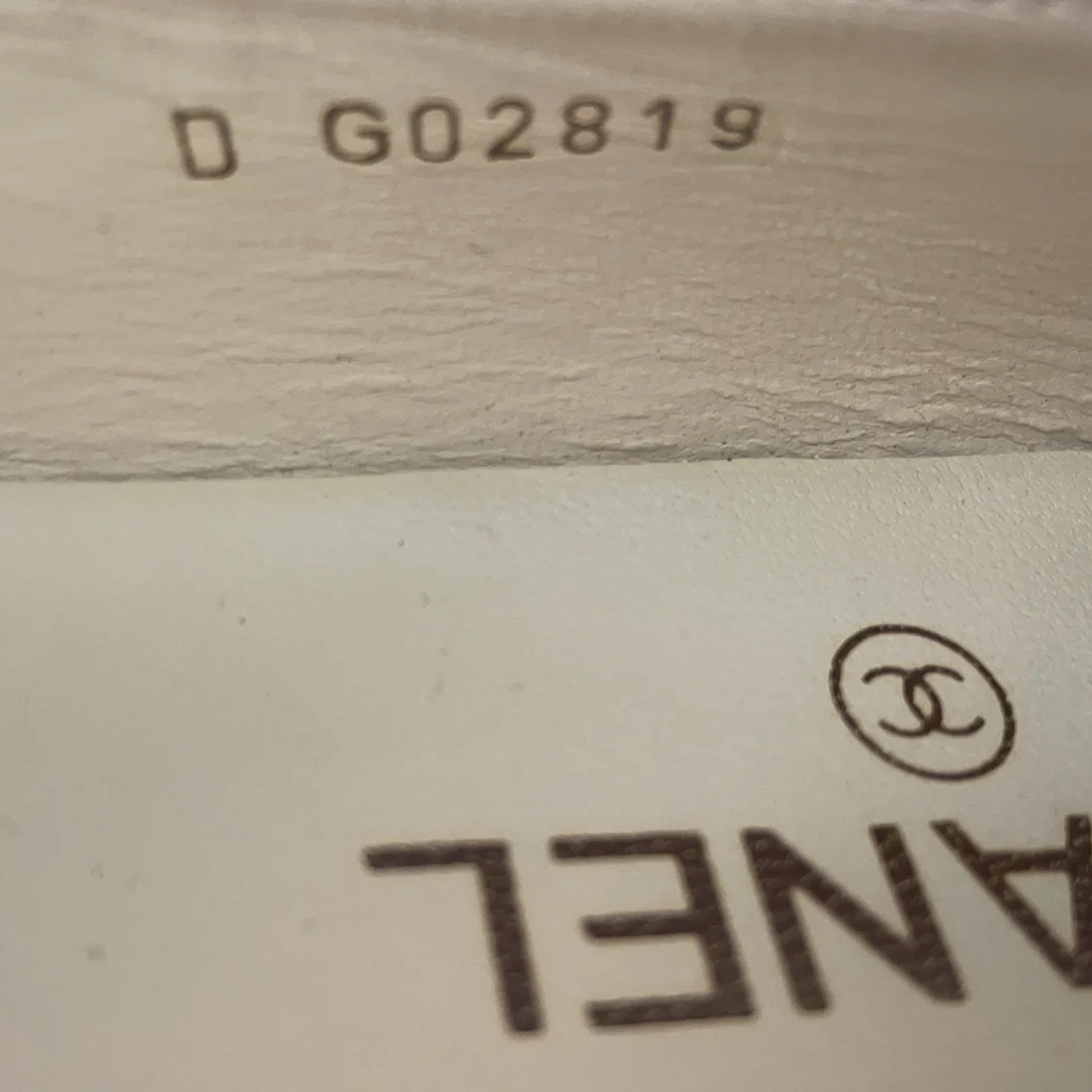 Chanel Red / Black Leather CC Cap Toe Ballet Flats Size 38.5