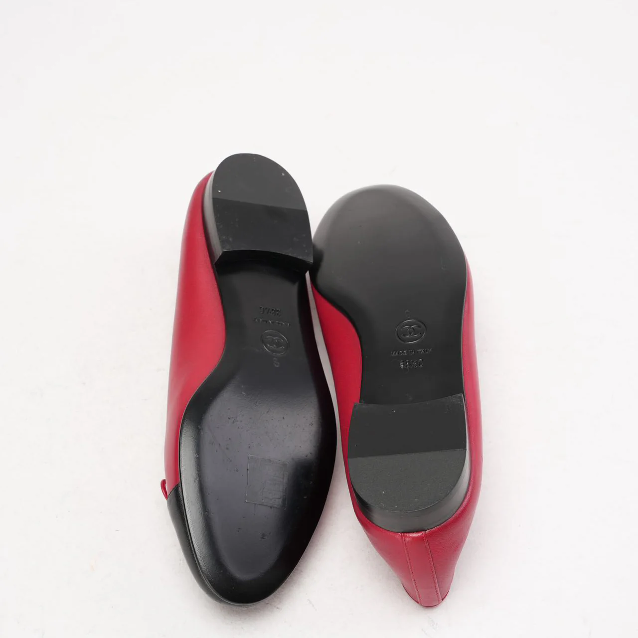 Chanel Red / Black Leather CC Cap Toe Ballet Flats Size 38.5