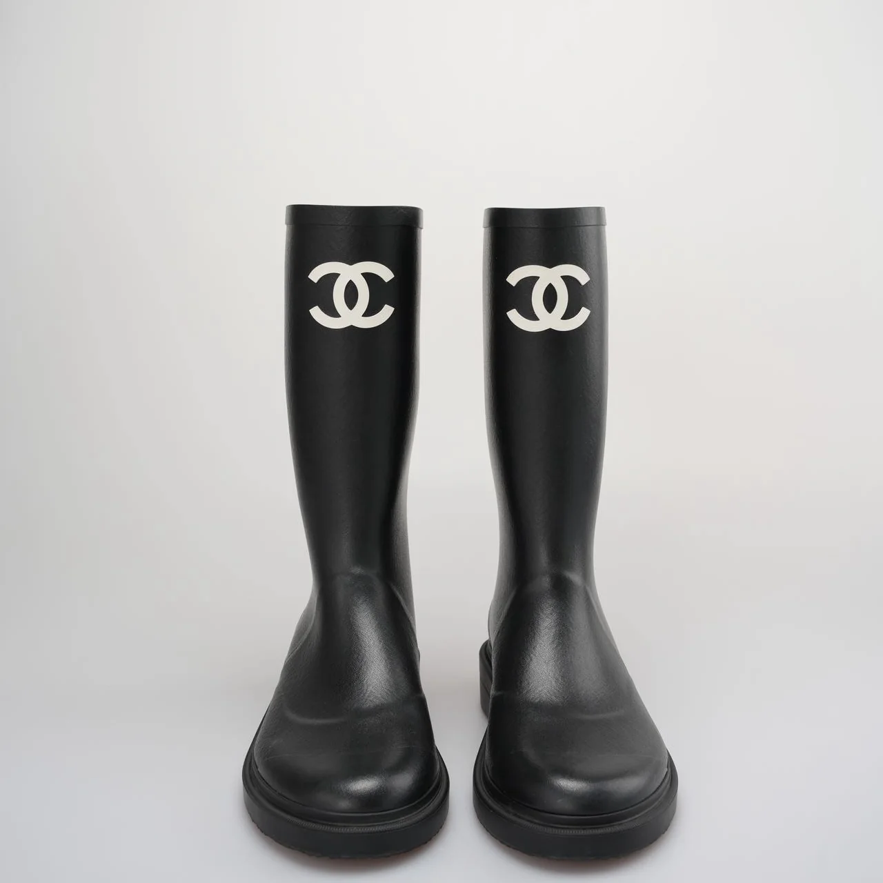 Used authentic Chanel rain boots 39