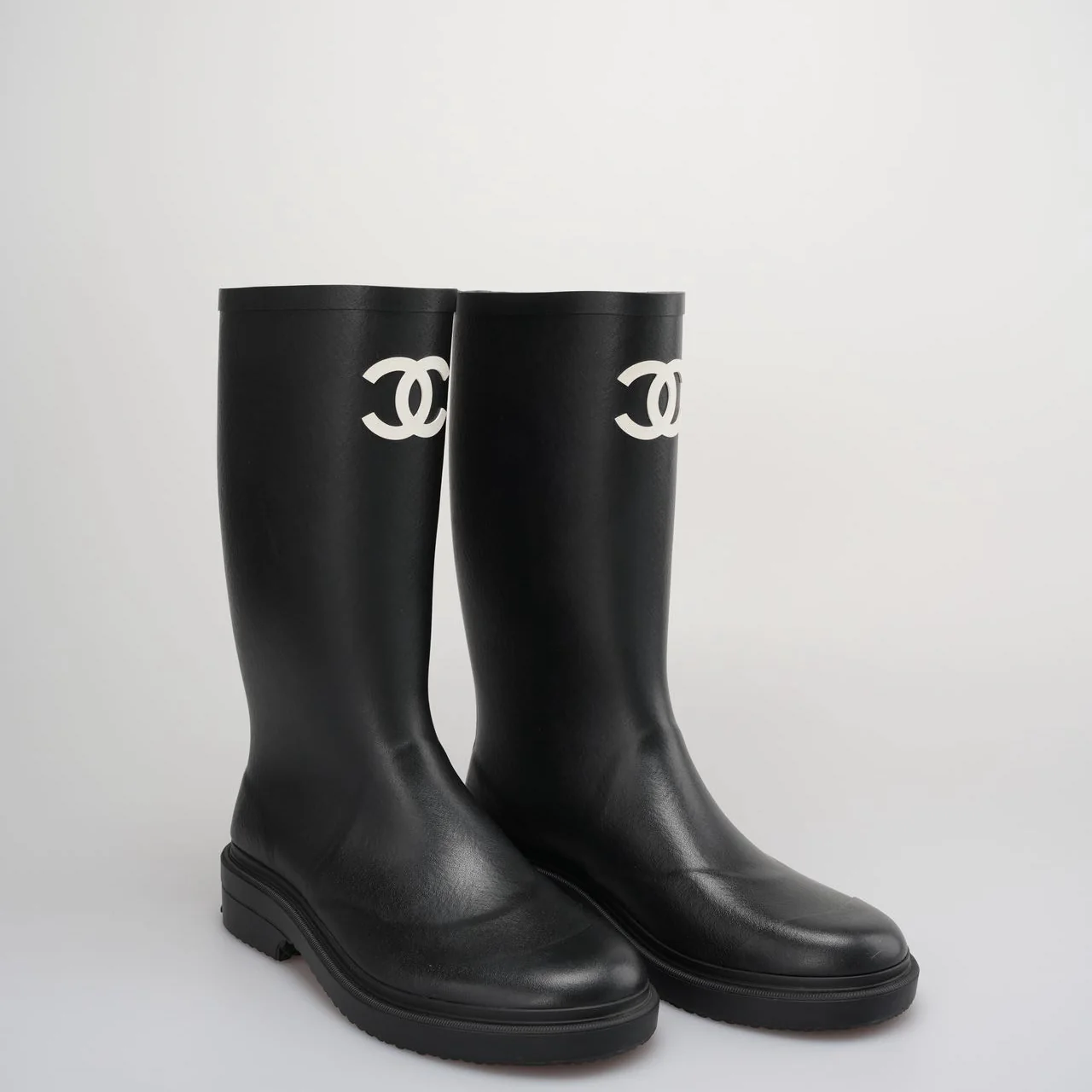 Used authentic Chanel rain boots 39