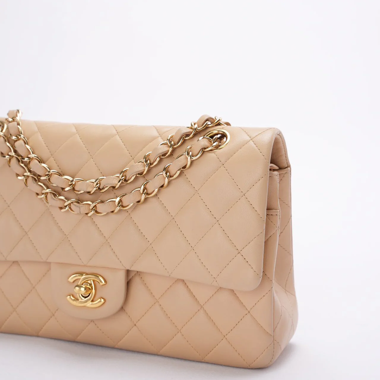 Chanel Classic Flap Bag medium Beige