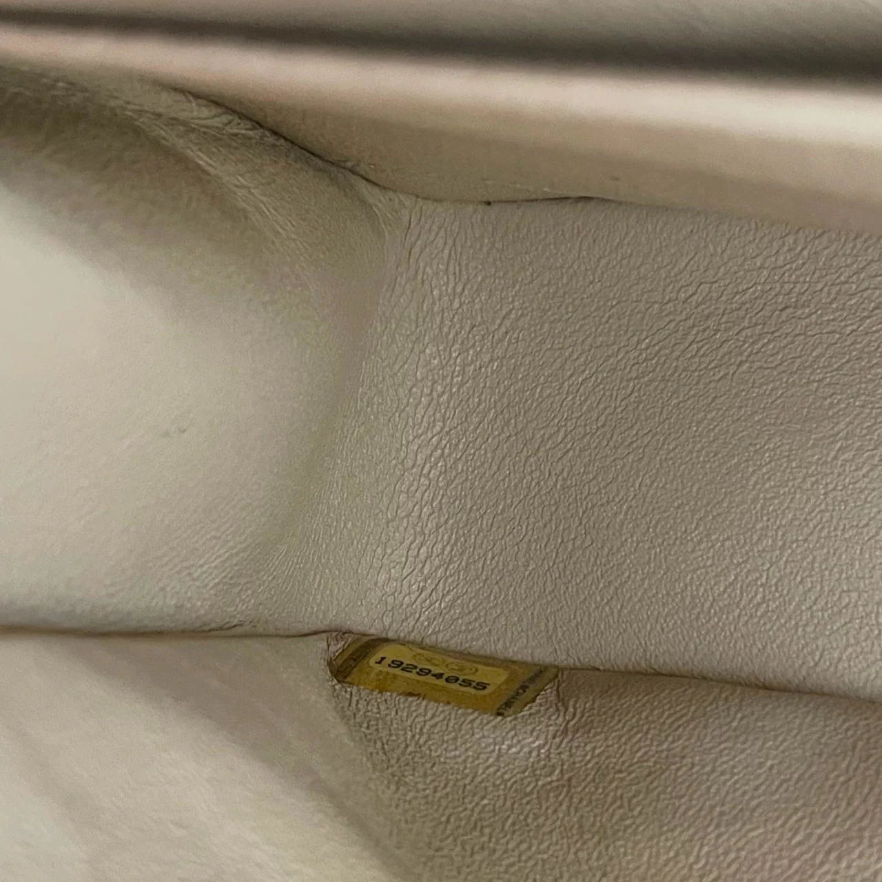 Chanel Classic Flap Bag medium Beige