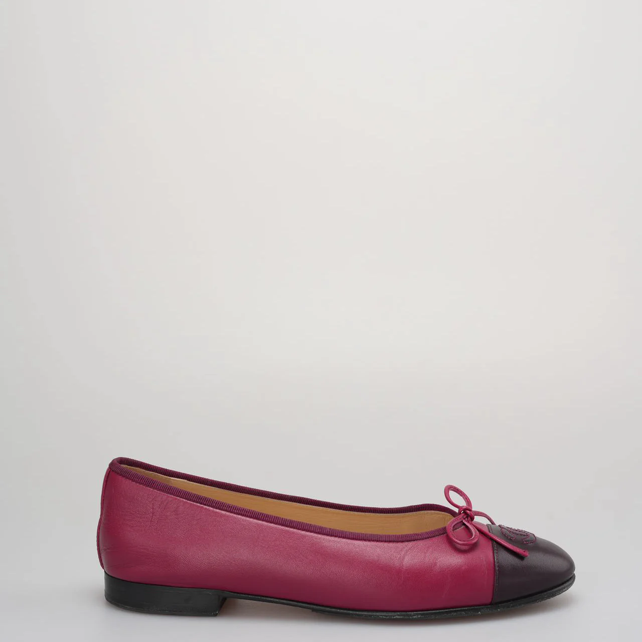 Pre-loved Chanel Ballerinas Ballet Flats In Burgundy and Black Size 40
