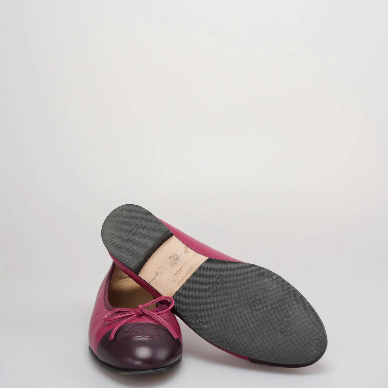 Pre-loved Chanel Ballerinas Ballet Flats In Burgundy and Black Size 40