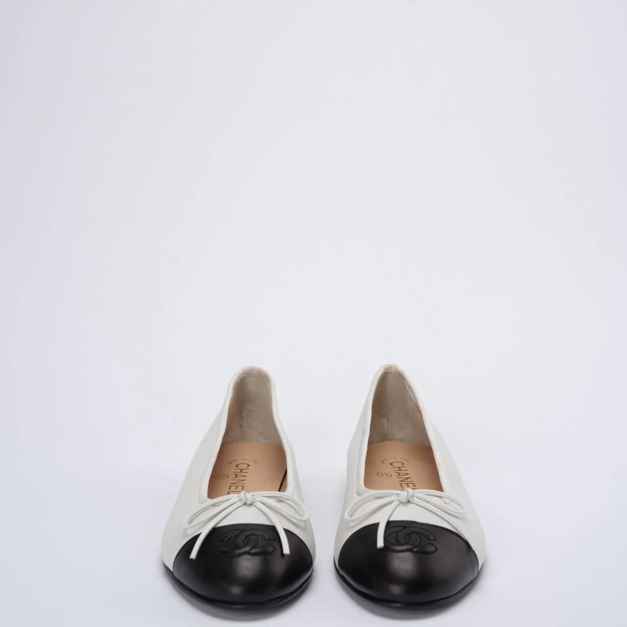 Chanel White Black Ballerinas Ballet Flats 38.5 second hand