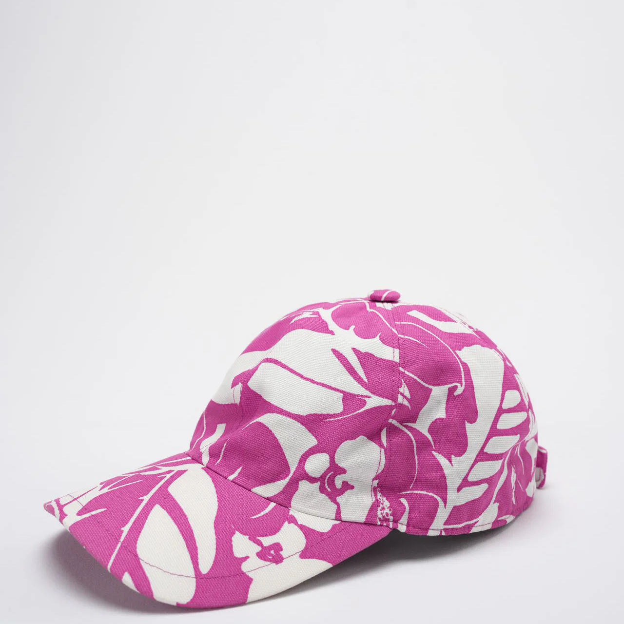 Pre-loved Chanel Cotton CC Cap Hat in Pink and White