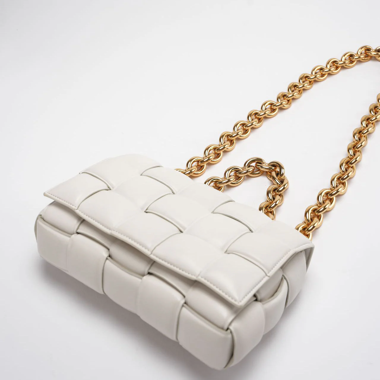 Bottega Veneta White Padded Chain Cassette Crossbody Bag Lambskin Leather Side image
